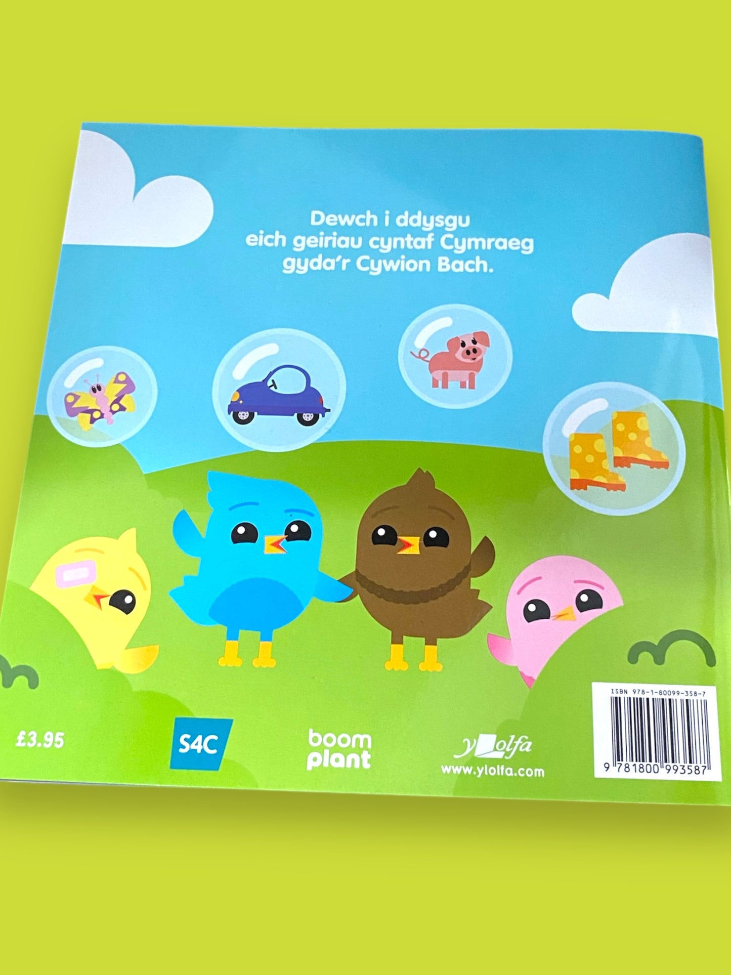 Llyfr Geiriau Cyntaf Cywion Bach