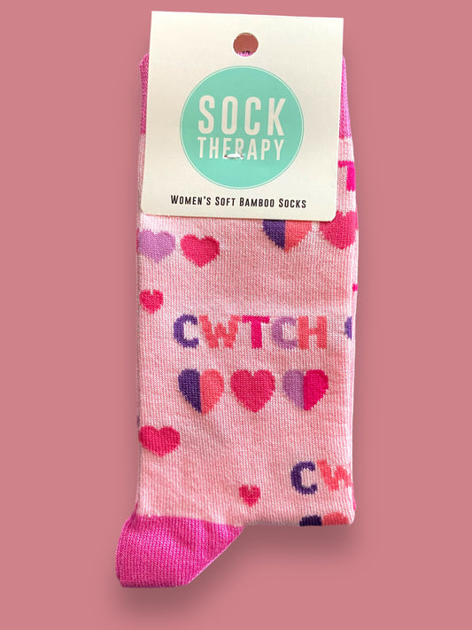 Sanau ‘Cwtch’ i Ferched