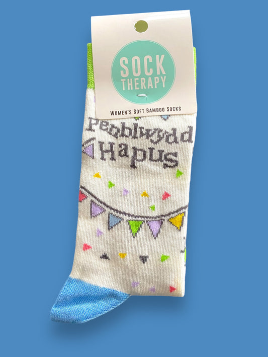 Sanau ‘Penblwydd Hapus’ i Ferched